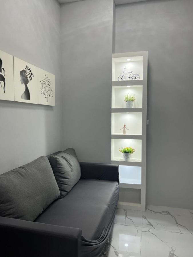 Chic, Modern , Minimalist Design At The Loop Condo Tower Cagayan de Oro Buitenkant foto